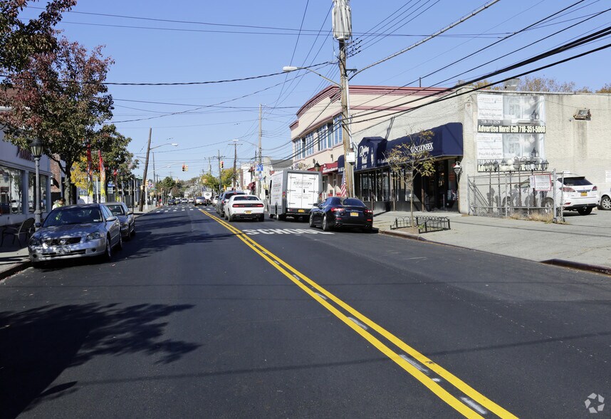 332-334 New Dorp Ln, Staten Island, NY à louer - Photo du bâtiment - Image 3 de 7