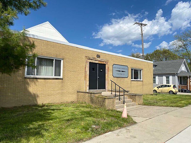 240 Andrus Rd, Northwood, OH à louer - Photo du bâtiment - Image 3 de 10