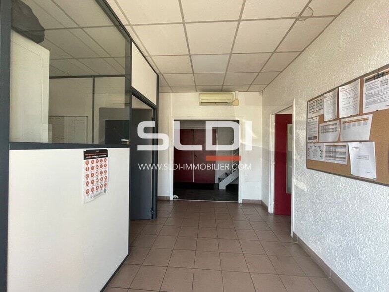 2 Rue Paul Villard, Chassieu for lease - Interior Photo - Image 2 of 8