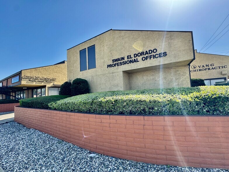 5904 N El Dorado St, Stockton, CA à louer - Photo du bâtiment - Image 2 de 9