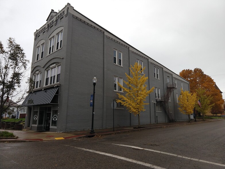 8 2nd St SE, Carrollton, OH for sale - Building Photo - Image 1 of 1