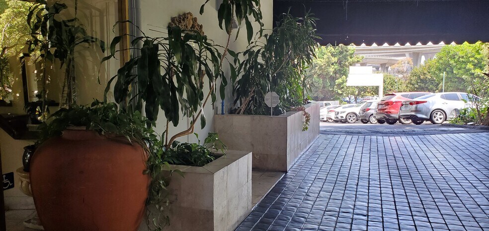 2801 Camino del Rio S, San Diego, CA à louer - Photo du bâtiment - Image 3 de 32