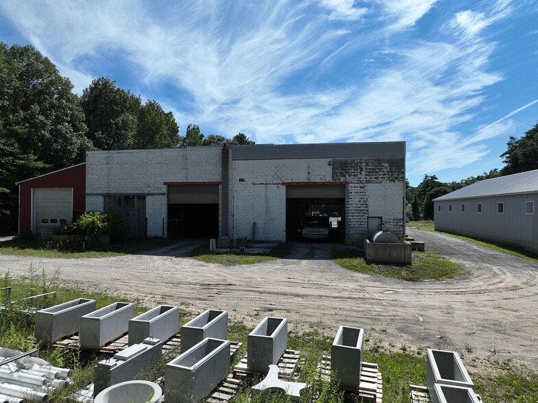 356 Tuckie Rd, North Windham, CT for sale - Primary Photo - Image 3 of 64