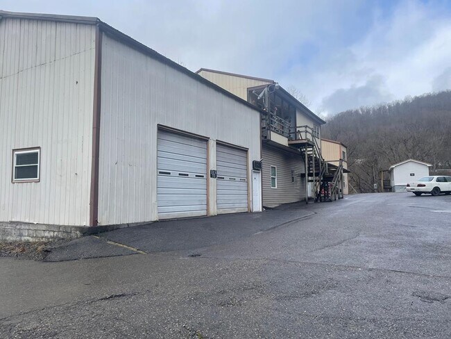 More details for 110 Redwood Dr, Raven, VA - Industrial for Sale