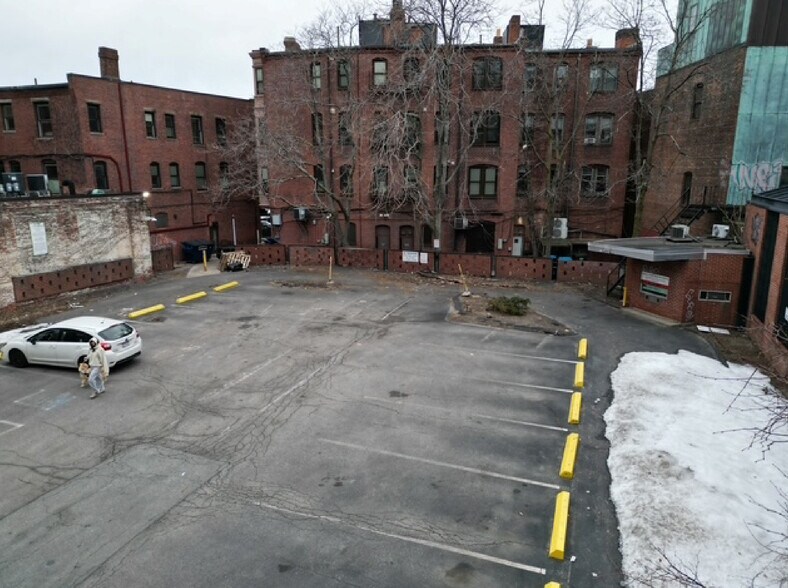 25 Webster St, Brookline, MA à louer - Photo du bâtiment - Image 3 de 3