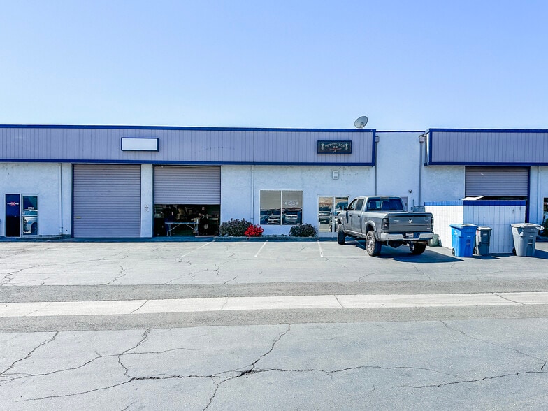 801 Davis St, Vacaville, CA for lease - Building Photo - Image 1 of 11