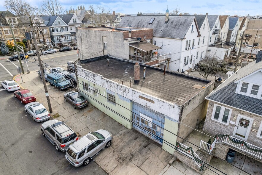 753 Jf Kennedy Blvd, Bayonne, NJ à vendre - Photo du bâtiment - Image 3 de 10