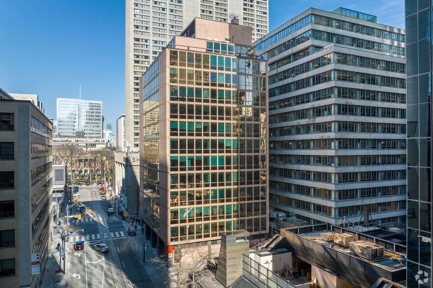 121 Richmond St W, Toronto, ON for lease - Building Photo - Image 3 of 20