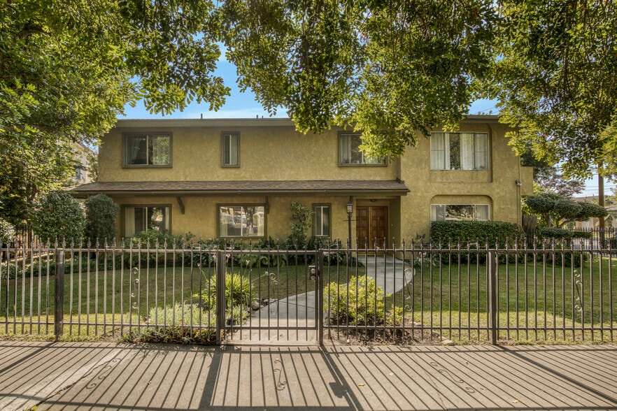 142 W Live Oak St, San Gabriel, CA for sale - Building Photo - Image 2 of 15