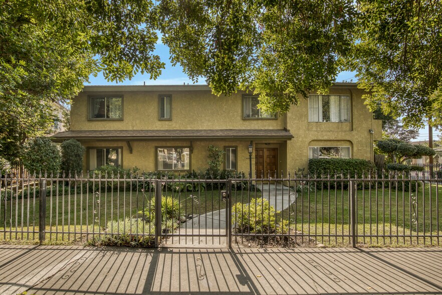 142 W Live Oak St, San Gabriel, CA à vendre - Photo du bâtiment - Image 2 de 15