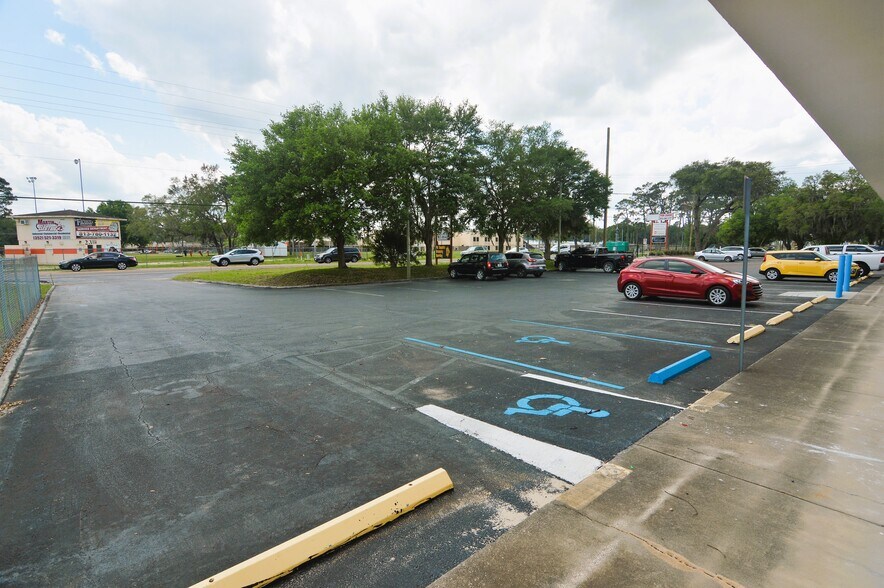 38449-38453 County Road 54, Zephyrhills, FL à louer - Photo du bâtiment - Image 3 de 3