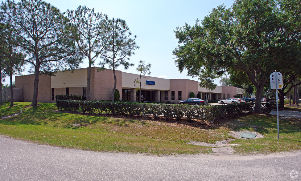 567-585 Interstate Blvd, Sarasota, FL à louer - Photo principale - Image 1 de 28