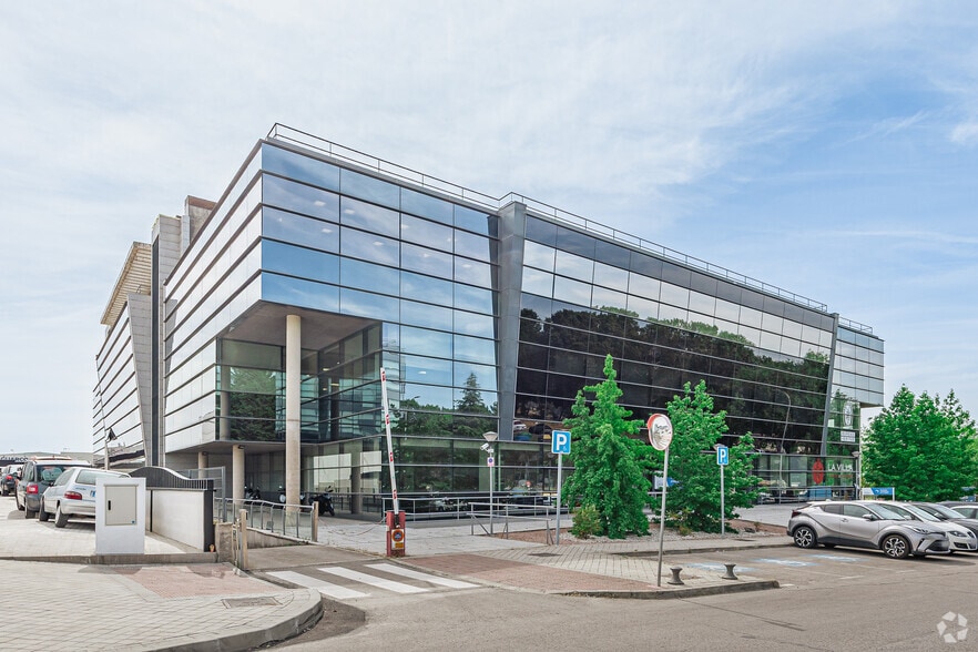 Calle Valportillo i, 22-24, Alcobendas, Madrid for lease - Building Photo - Image 2 of 18