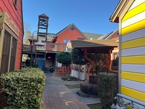 129 E St, Davis, CA à louer Photo intérieure- Image 2 de 15