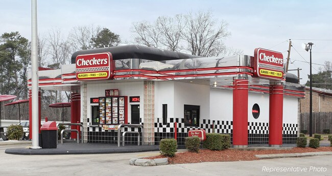 Plus de détails pour 211 Vernon St, Lagrange, GA - Commerce de détail à vendre