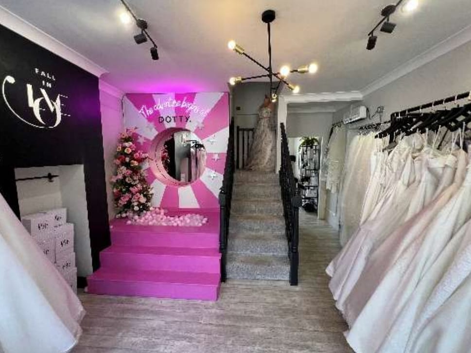 16 Huddersfield Road, Holmfirth, WYK HD9 2JS - Unité 16 -  - Photo intérieure - Image 2 of 2