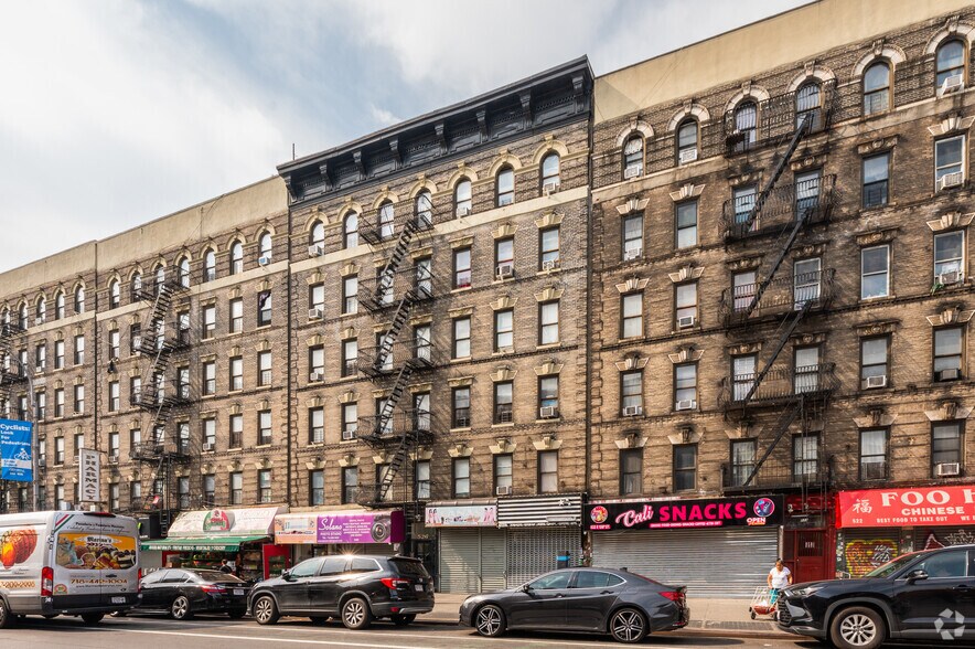 530 E 138th St, Bronx, NY à louer - Photo du bâtiment - Image 1 de 6