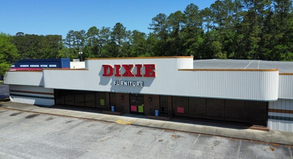 303 Robertson Blvd, Walterboro, SC for lease - Building Photo - Image 2 of 10