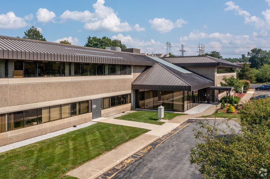 2 Omni Way, Chelmsford, MA à louer - Photo du bâtiment - Image 3 de 12