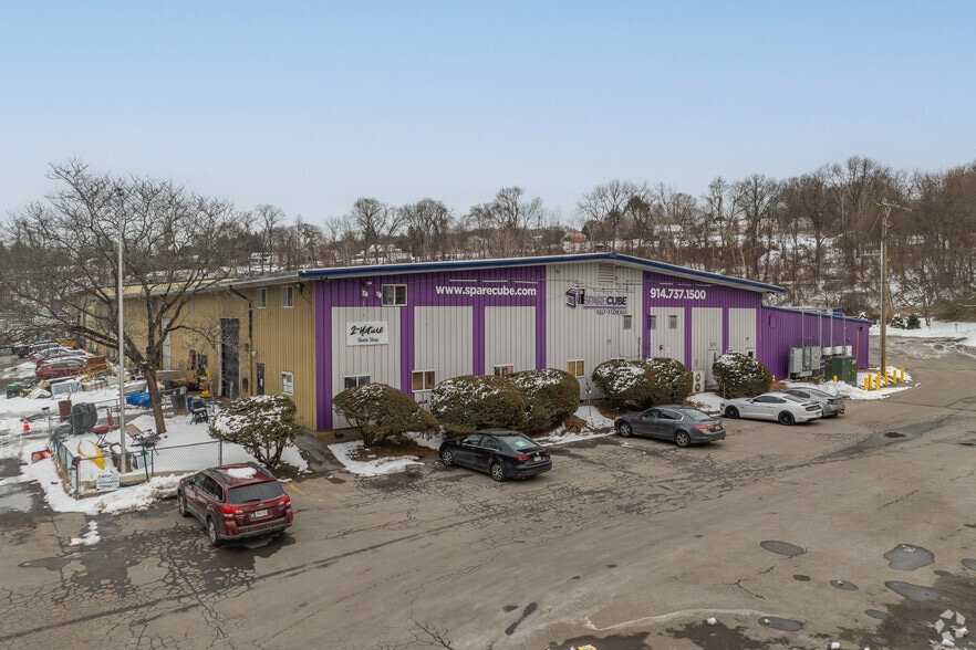 1 Highland Industrial Park Dr, Peekskill, NY for lease - Primary Photo - Image 1 of 5