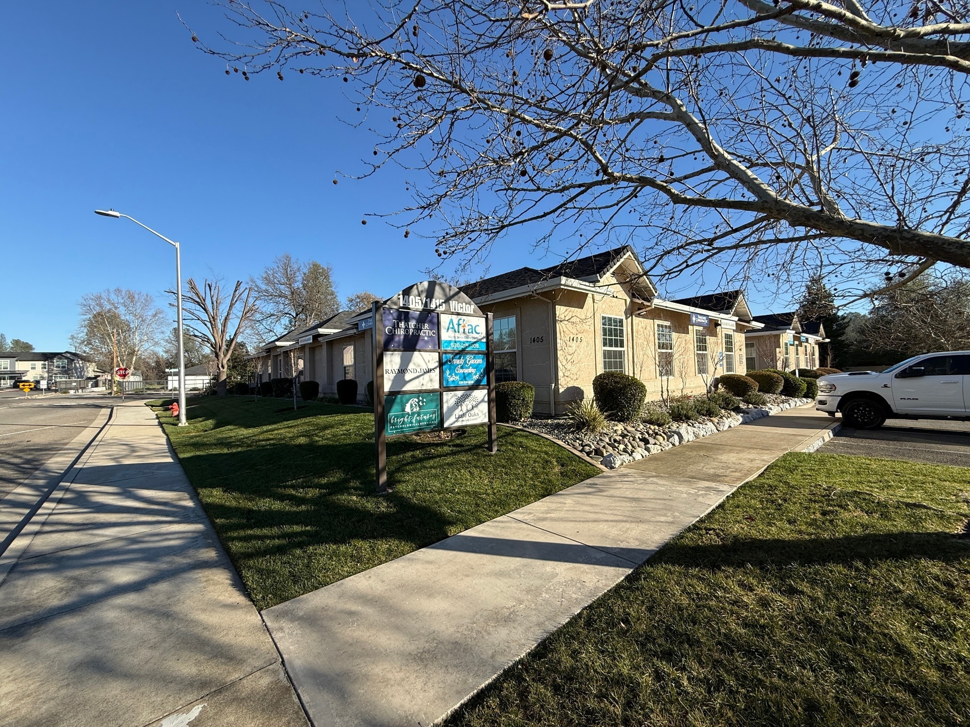 1405 Victor Ave, Redding, CA for lease Primary Photo- Image 1 of 15