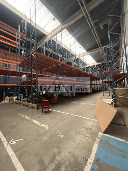 Industrial in Saint-Ouen-sur-Seine for lease - Interior Photo - Image 2 of 15