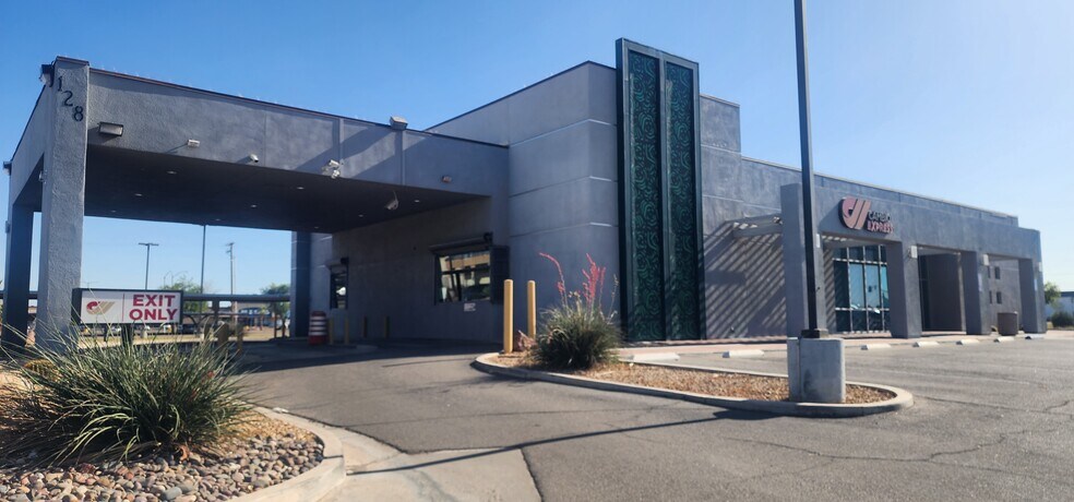 128 Cole Rd, Calexico, CA à vendre - Photo du bâtiment - Image 3 de 12