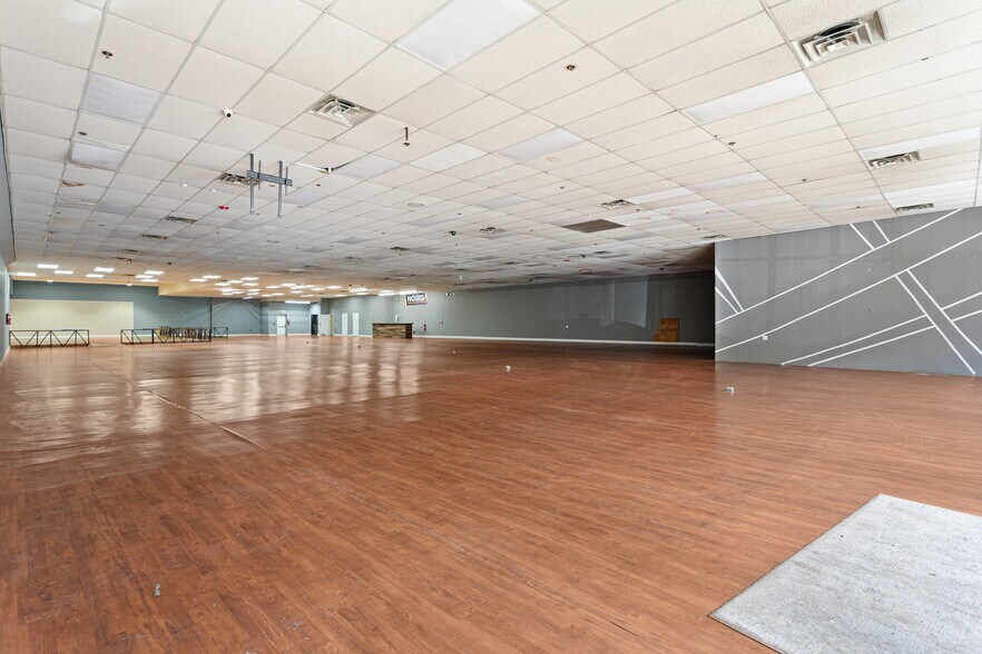 5607 Germantown Ave, Philadelphia, PA à louer - Photo du bâtiment - Image 2 de 9