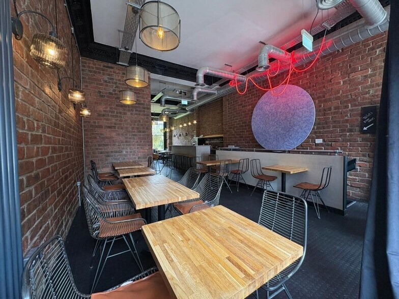 58 South Clerk St, Edinburgh for lease - Interior Photo - Image 2 of 24