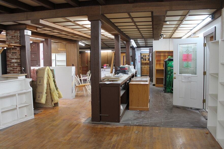 8 Dunster Ave, Greenville, NH à vendre - Photo intérieure - Image 3 de 24