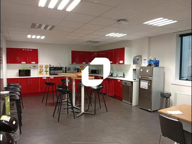 Bureau dans Grenoble à louer - Photo du bâtiment - Image 2 de 9