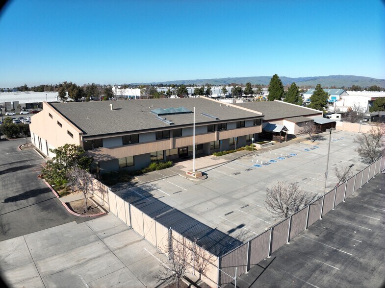 42011 Boscell Rd, Fremont, CA à louer - Communauté Matterport - Image 2 de 58