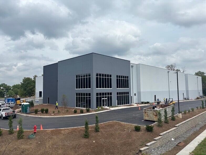 9 Sylvan Way, Parsippany, NJ à vendre - Photo principale - Image 2 de 8