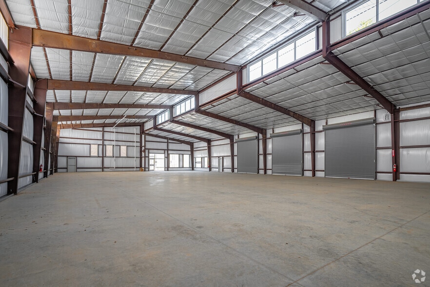 1601 N Loop 336 E, Conroe, TX for lease - Interior Photo - Image 3 of 14