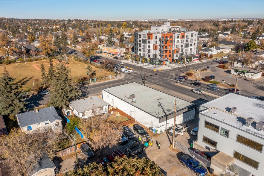 1507 20 Av NW, Calgary, AB à vendre - Photo du bâtiment - Image 3 de 24