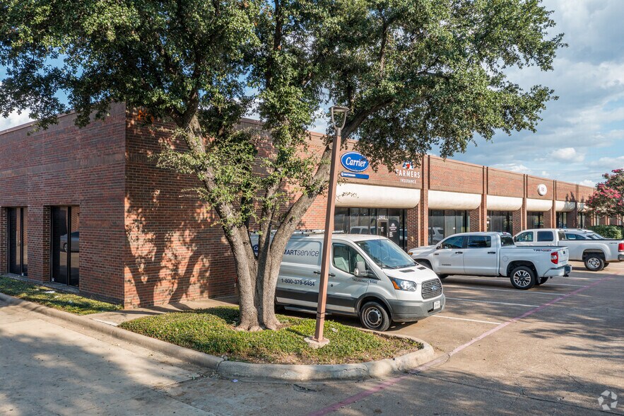 3900-4096 Sandshell Dr, Fort Worth, TX à louer - Photo du bâtiment - Image 1 de 8