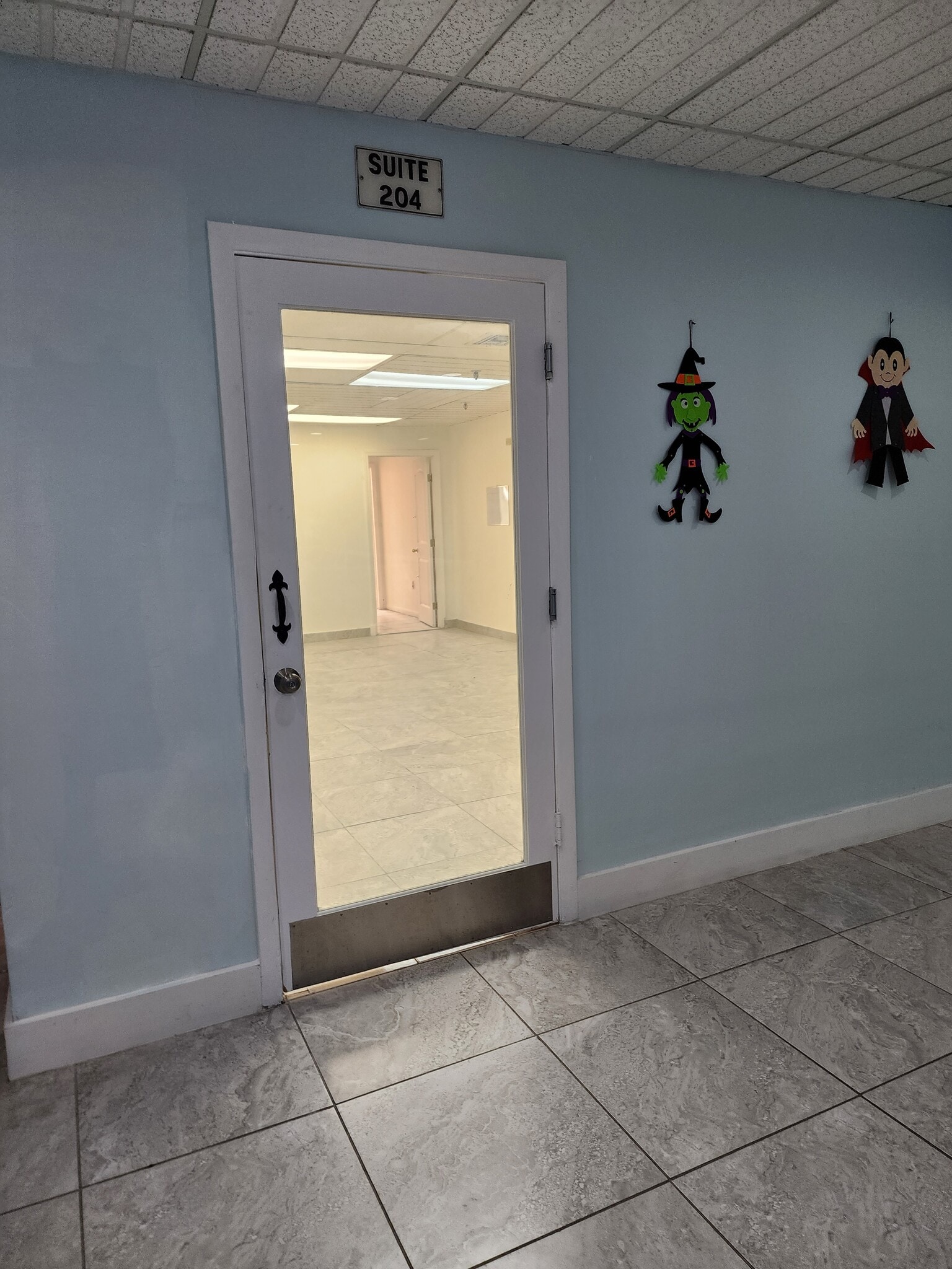 4160 W 16th Ave, Hialeah, FL à louer Photo intérieure- Image 1 de 2