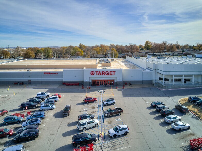 5103 E 21st St, Tulsa, OK à louer - Photo du bâtiment - Image 2 de 15