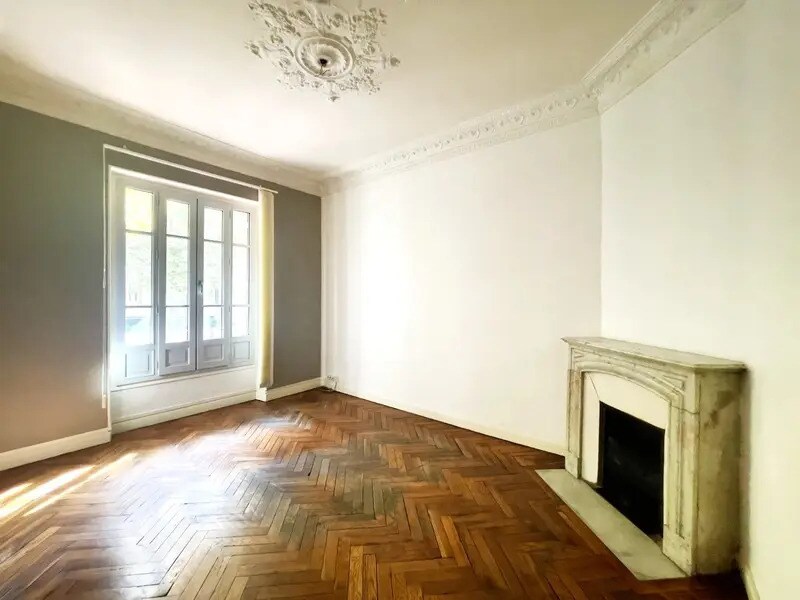 Office in Nice for lease Interior Photo- Image 1 of 6