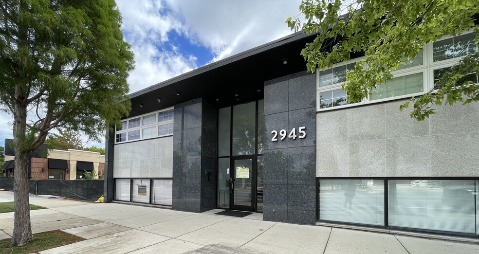 2945-2949 W Peterson Ave, Chicago, IL for lease - Building Photo - Image 1 of 42