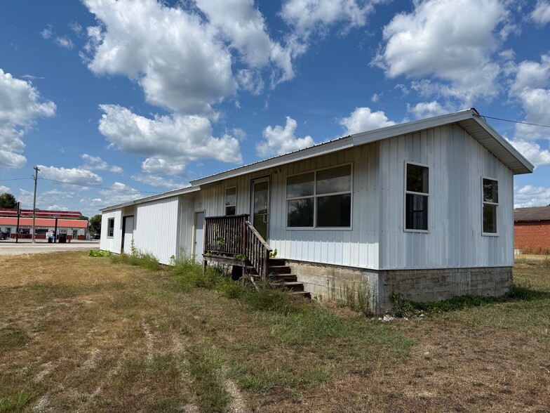 18 Broadway st, Herrick, IL for sale - Building Photo - Image 2 of 16