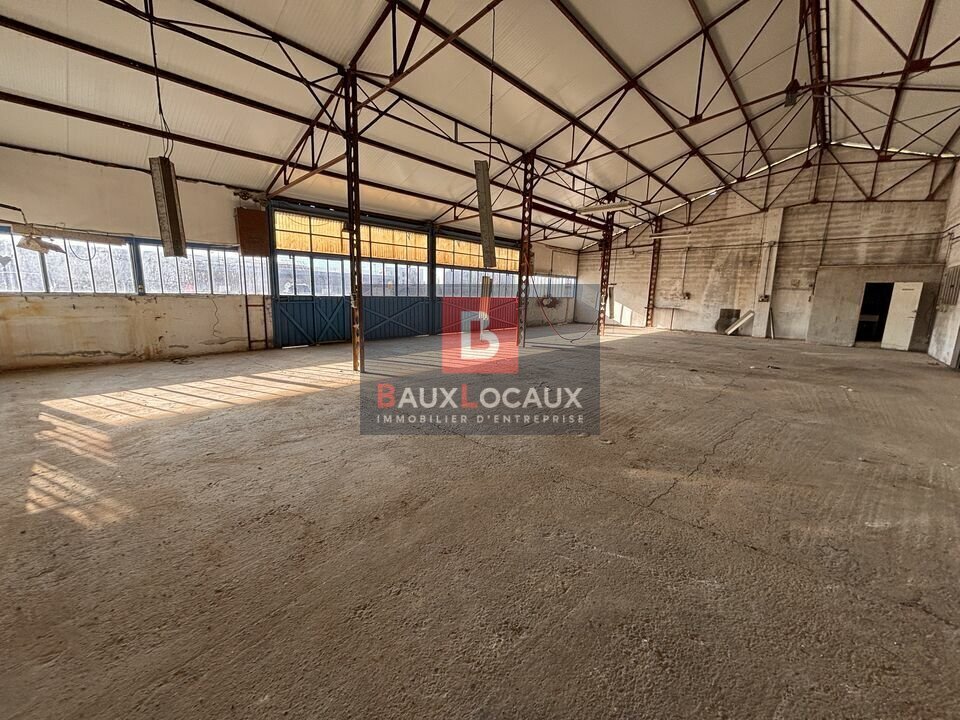 Retail in Châteaurenard for lease Interior Photo- Image 1 of 11