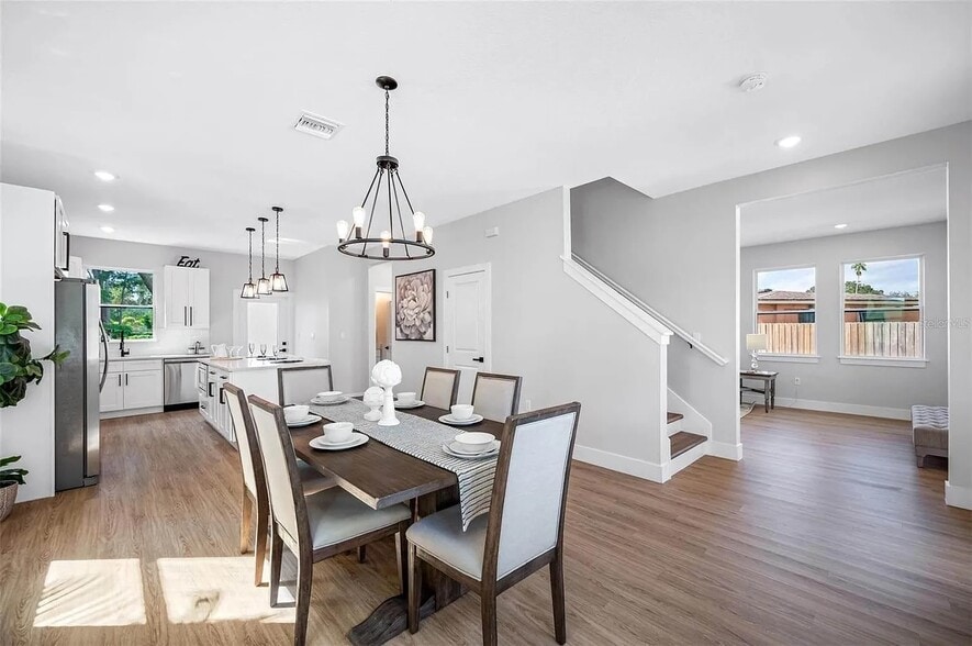 4710 21st St N, Saint Petersburg, FL à vendre - Photo du bâtiment - Image 3 de 18