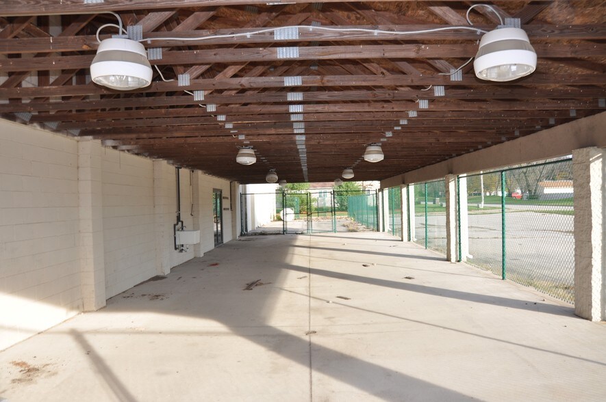 200 Spitler Park Plz, Mount Zion, IL à vendre - Photo du bâtiment - Image 3 de 10