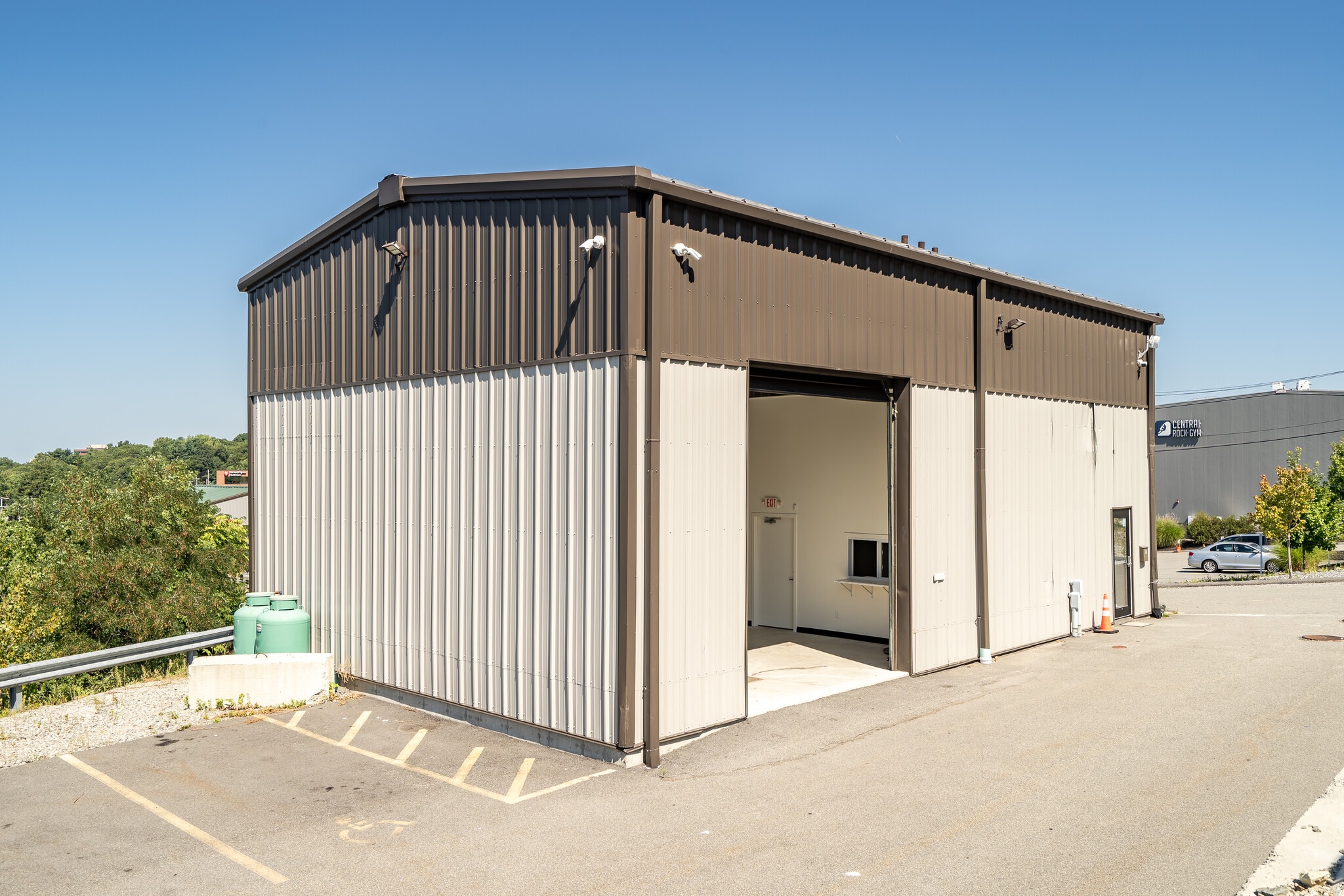7 Adam Rd, Stoneham, MA for lease Primary Photo- Image 1 of 9