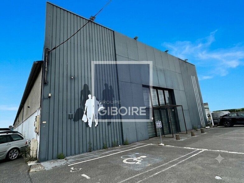 Commerce de détail dans Rennes à louer - Photo du bâtiment - Image 3 de 8