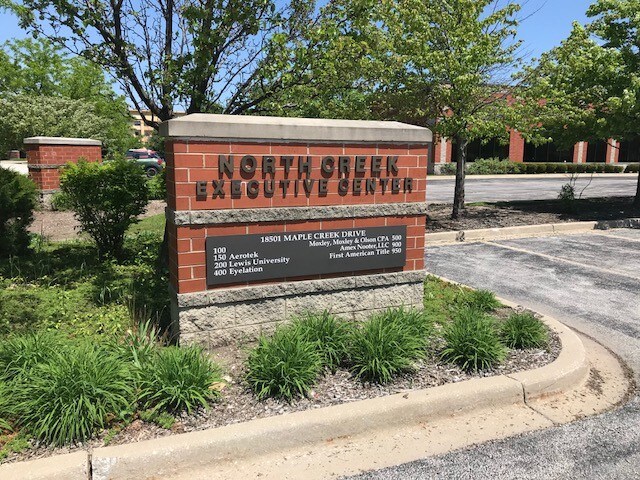 18501 Maple Creek Dr, Tinley Park, IL à louer - Photo du bâtiment - Image 3 de 8