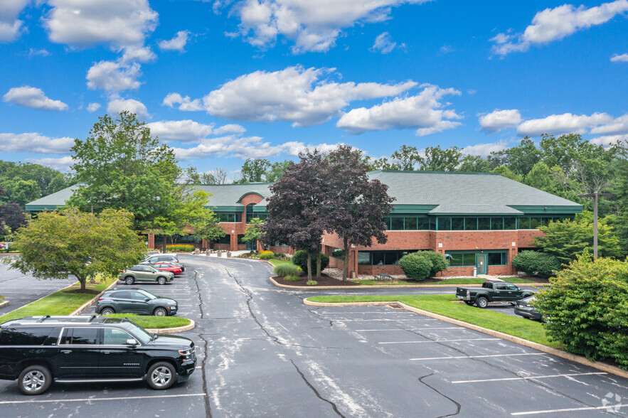 19 Campus Blvd, Newtown Square, PA à louer - Photo du bâtiment - Image 2 de 6