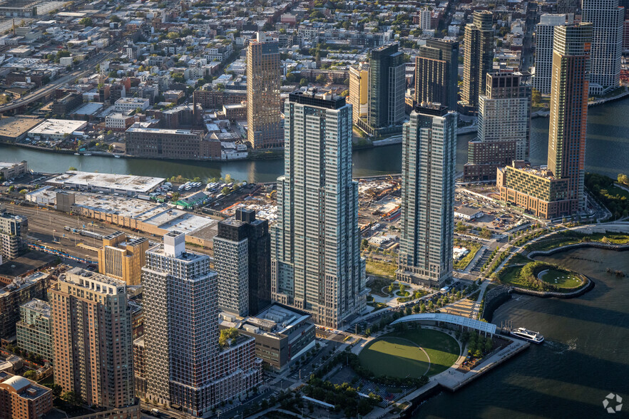 52-03 Center Blvd, Long Island City, NY for sale - Building Photo - Image 1 of 1