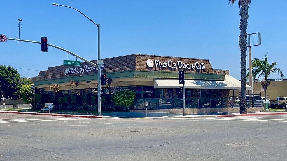 303 Broadway, Chula Vista, CA à louer - Photo du bâtiment - Image 3 de 4
